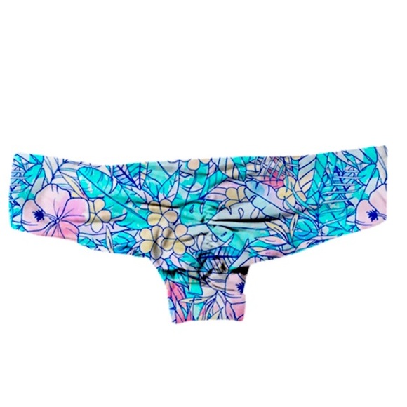 Fused Hawaii Other - NWT Fused Hawaii 🍍 Medium Kona Bikini Bottom
in Vintage Paradise Print